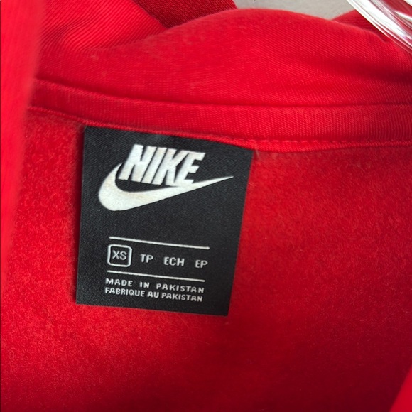 Nike Men's Red Hoodie - Picture 4 of 4